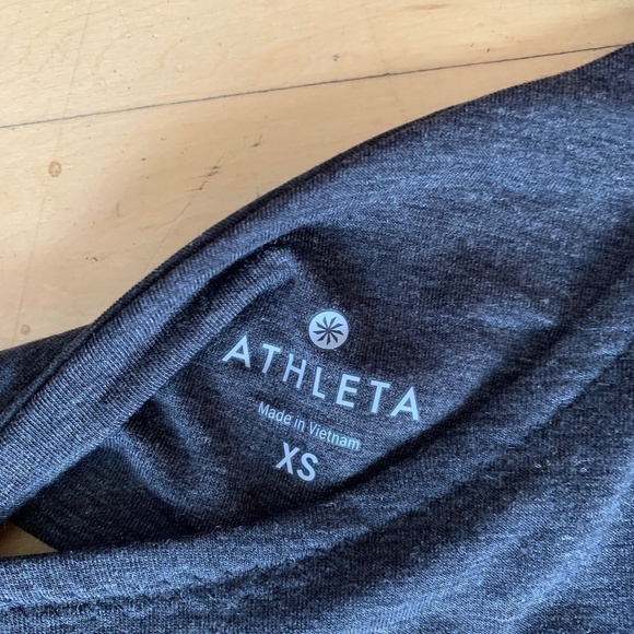 Athleta flex light open twist back top, XS. CB1669 - Picture 3 of 5